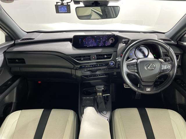 UX250h Fスポーツ 4WD