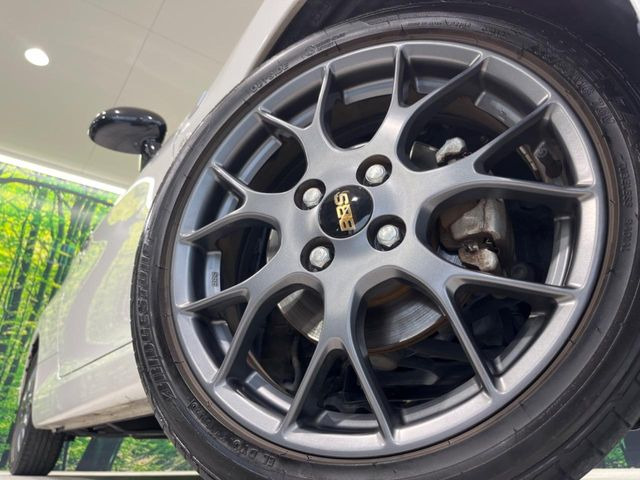 �y16�C���`�A���~�z�C�[���z�O�ςɃ}�b�`�����A���~�z�C�[���𑕒����Ă���܂��B�e��A���~�z�C�[����A�X�^�b�h���X�^�C�����戵�����Ă���܂��B���񂲑��k����������