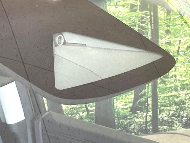 【ホンダセンシング】走行中に前方の車両等を認識し、衝突しそうな時は警報とブレーキで衝突回避と被害軽減をアシスト。より安全にドライブをお楽しみいただけます。