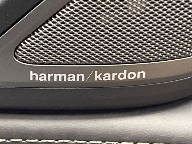 ��harman/kardon�T�E���h�V�X�e��:�I�[�f�B�I��僁�[�J�[����|����v���~�A���X�s�[�J�[�𑕔��B�����̃X�s�[�J�[����A���̗������܂ŕ����鍂�i���ȉ��y�����y���݂��������܂��B