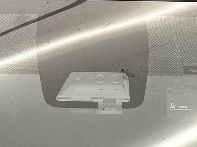 【トヨタセーフティセンス】走行中に前方の車両等を認識し、衝突しそうな時は警報とブレーキで衝突回避と被害軽減をアシスト。より安全にドライブをお楽しみいただけます。