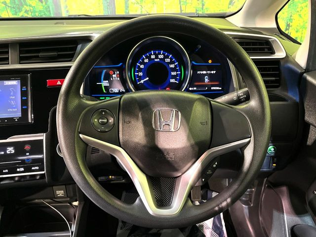 �y�X�e�A�����O�X�C�b�`�z�^�]���A�O������ڐ������炷���ƂȂ��A�I�[�f�B�I���̑��삪�\�ȕ֗��@�\!���S&���K�ȃh���C�u�����o���Ă���܂���
