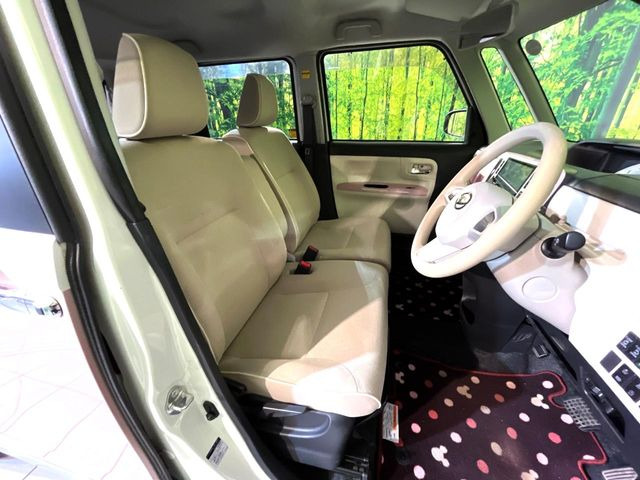 運転席シート廻りは使用感も少なく、良好な状態となっています。丁寧に使われていたことがよくわかりますね。