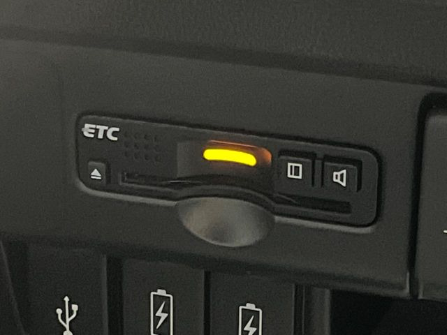 【ETC】高速道路の料金所をストレスなく通過!話題のスポットやサービスエリアに多い「スマートIC」利用時は必須のアイテムです。当店でセットアップを実施、ご納車当日からすぐにご利用いただけます!