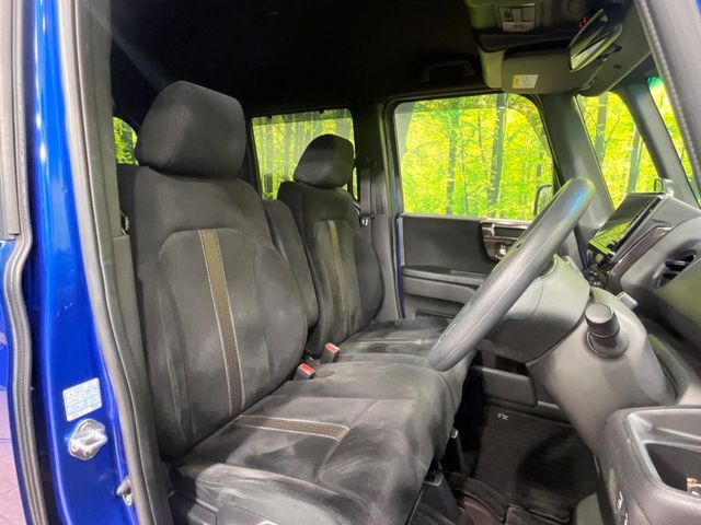 運転席シート廻りは使用感も少なく、良好な状態となっています。丁寧に使われていたことがよくわかりますね。