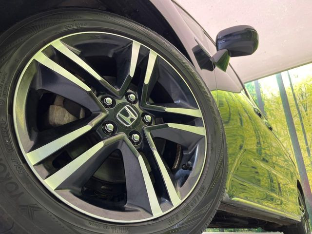 �y����17�C���`�A���~�z�C�[���z�O�ςɃ}�b�`���������A���~�z�C�[���𑕒����Ă���܂��B�e��ЊO�A���~�z�C�[����A�X�^�b�h���X�^�C�����戵�����Ă���܂��B���񂲑��k����������