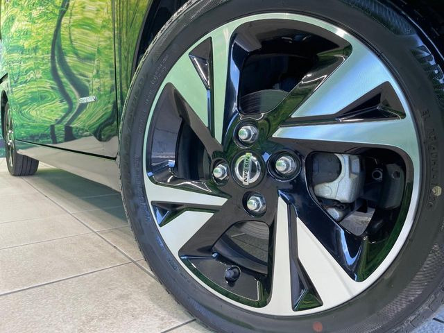 �y����15�C���`�A���~�z�C�[���z�O�ςɃ}�b�`���������A���~�z�C�[���𑕒����Ă���܂��B�e��ЊO�A���~�z�C�[����A�X�^�b�h���X�^�C�����戵�����Ă���܂��B���񂲑��k����������