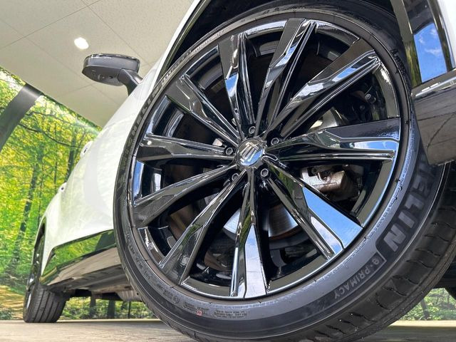 �y����21�C���`�A���~�z�C�[���z�O�ςɃ}�b�`���������A���~�z�C�[���𑕒����Ă���܂��B�e��ЊO�A���~�z�C�[����A�X�^�b�h���X�^�C�����戵�����Ă���܂��B���񂲑��k����������