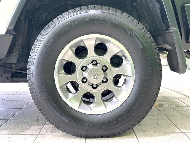 �y����17�C���`�A���~�z�C�[���z�O�ςɃ}�b�`���������A���~�z�C�[���𑕒����Ă���܂��B�e��ЊO�A���~�z�C�[����A�X�^�b�h���X�^�C�����戵�����Ă���܂��B���񂲑��k����������