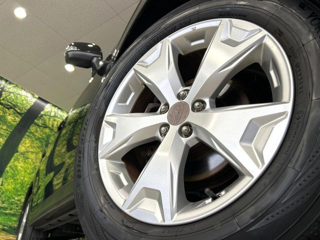 �y����17�C���`�A���~�z�C�[���z�O�ςɃ}�b�`���������A���~�z�C�[���𑕒����Ă���܂��B�e��ЊO�A���~�z�C�[����A�X�^�b�h���X�^�C�����戵�����Ă���܂��B���񂲑��k����������