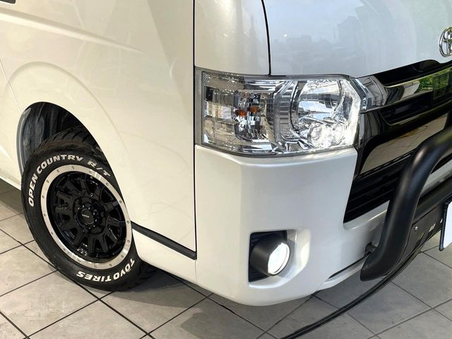 �yLED�w�b�h���C�g�z���V����ԑ��s�����ǍD�Ȏ��E���m�ۂ����S���ĉ^�]�ł��鍂�P�xLED�w�b�h���C�g�𑕔�!�_�����x�������A����d�͂��}�����Ă��܂��B