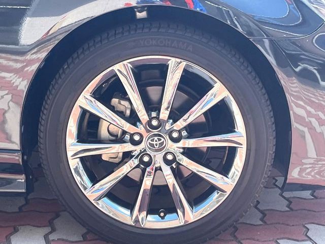 �y����18�C���`�A���~�z�C�[���z�O�ςɃ}�b�`���������A���~�z�C�[���𑕒����Ă���܂��B�e��ЊO�A���~�z�C�[����A�X�^�b�h���X�^�C�����戵�����Ă���܂��B���񂲑��k����������