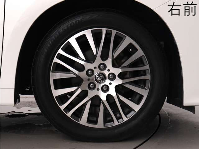 お客様のお好みの新品18インチ、19インチ、20インチホイール装着可能!ダウンサスなどローダウンも取付可能です!ヴァルドやワークなどのメーカー品も取り寄せ可能です!