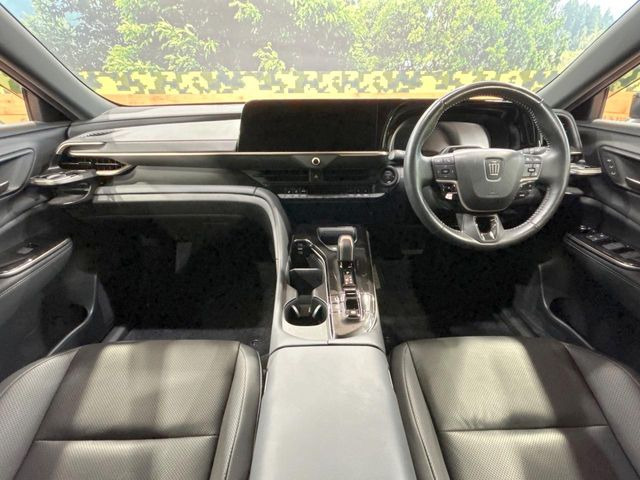 クラウンスポーツ2.5 Z E-Four 4WD