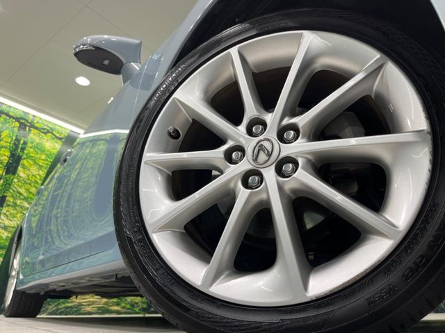 �y����17�C���`�A���~�z�C�[���z�O�ςɃ}�b�`���������A���~�z�C�[���𑕒����Ă���܂��B�e��ЊO�A���~�z�C�[����A�X�^�b�h���X�^�C�����戵�����Ă���܂��B���񂲑��k����������