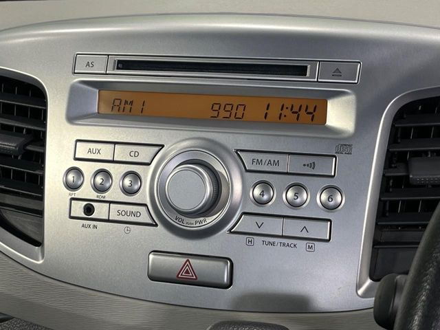 お好きな音楽を車内でお楽しみいただけます♪スピーカー交換・ウーハー追加などの音質向上や、最新ナビ・後席モニター等の取り付けも是非ご相談ください!