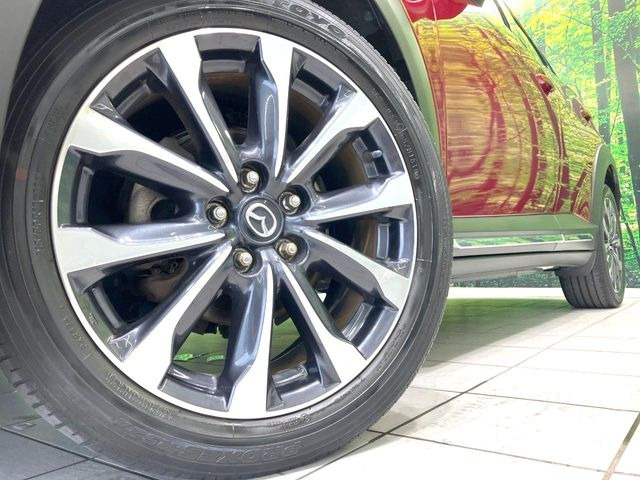 �y����18�C���`�A���~�z�C�[���z�O�ςɃ}�b�`���������A���~�z�C�[���𑕒����Ă���܂��B�e��ЊO�A���~�z�C�[����A�X�^�b�h���X�^�C�����戵�����Ă���܂��B���񂲑��k����������