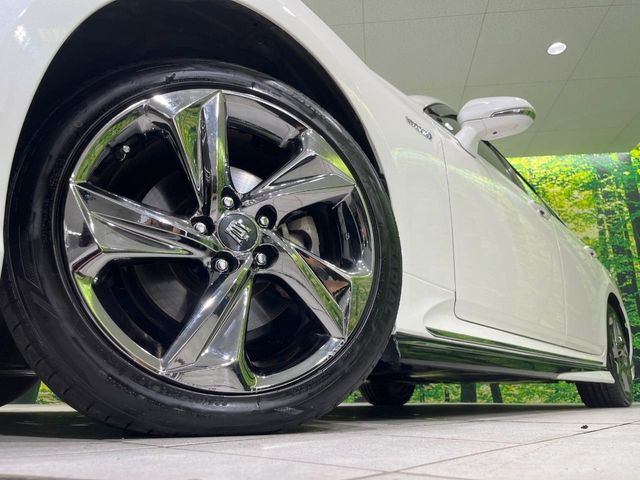�y����18�C���`�A���~�z�C�[���z�O�ςɃ}�b�`���������A���~�z�C�[���𑕒����Ă���܂��B�e��ЊO�A���~�z�C�[����A�X�^�b�h���X�^�C�����戵�����Ă���܂��B���񂲑��k����������
