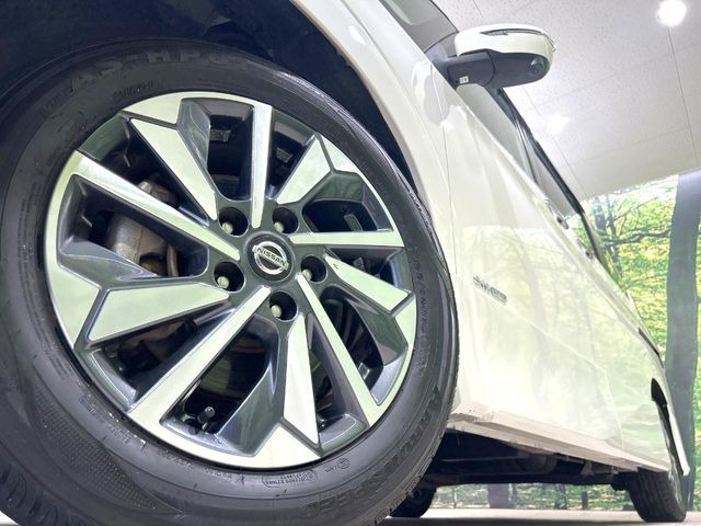 �y����16�C���`�A���~�z�C�[���z�O�ςɃ}�b�`���������A���~�z�C�[���𑕒����Ă���܂��B�e��ЊO�A���~�z�C�[����A�X�^�b�h���X�^�C�����戵�����Ă���܂��B���񂲑��k����������