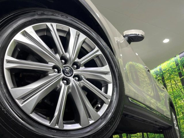 �y����18�C���`�A���~�z�C�[���z�O�ςɃ}�b�`���������A���~�z�C�[���𑕒����Ă���܂��B�e��ЊO�A���~�z�C�[����A�X�^�b�h���X�^�C�����戵�����Ă���܂��B���񂲑��k����������
