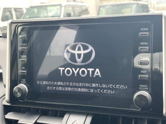 �y8�C���` �f�B�X�v���C�I�[�f�B�I�z���ʂ̃f�B�X�v���C��AppleCarPlay��AndroidAuto�����p�\�B�傫�ȉ�ʂŃX�}�z�i�r�A�v���������p���������܂���