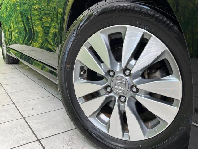 �y����16�C���`�A���~�z�C�[���z�O�ςɃ}�b�`���������A���~�z�C�[���𑕒����Ă���܂��B�e��ЊO�A���~�z�C�[����A�X�^�b�h���X�^�C�����戵�����Ă���܂��B���񂲑��k����������