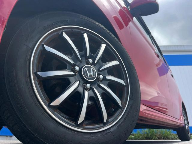 【純正14インチアルミホイール】外観にマッチした純正アルミホイールを装着しております。各種社外アルミホイールや、スタッドレスタイヤも取扱いしております。是非ご相談ください♪