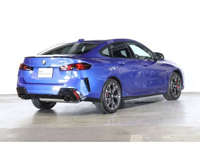 2シリーズグランクーペM235 xドライブ 4WD