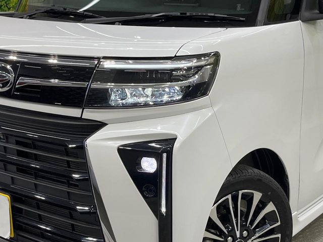 【LEDヘッドライト】悪天候や夜間走行時も良好な視界を確保し安心して運転できる高輝度LEDヘッドライトを装備!点灯速度が早く、消費電力も抑えられています。