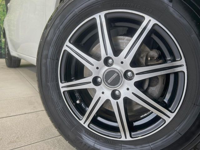 �y14�C���`�A���~�z�C�[���z�O�ςɃ}�b�`�����A���~�z�C�[���𑕒����Ă���܂��B�e��A���~�z�C�[����A�X�^�b�h���X�^�C�����戵�����Ă���܂��B���񂲑��k����������