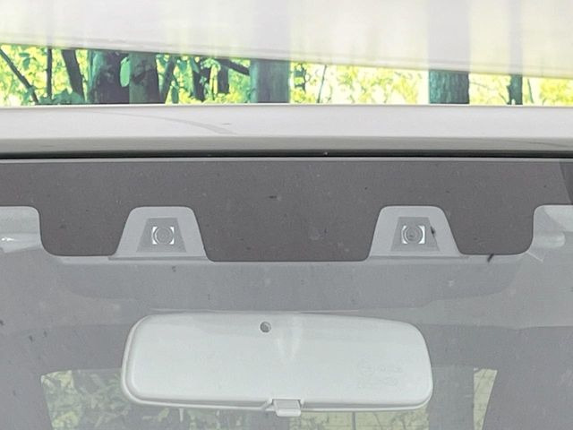 【スズキ セーフティサポート】走行中に前方の車両等を認識し、衝突しそうな時は警報とブレーキで衝突回避と被害軽減をアシスト。より安全にドライブをお楽しみいただけます。