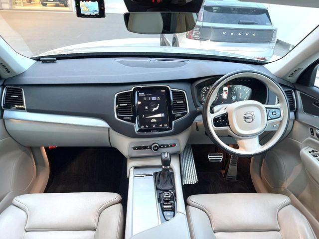 XC90T5 AWD モメンタム 4WD