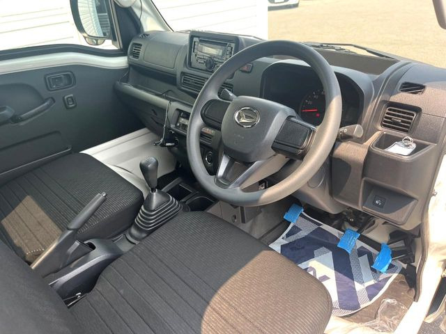 �^�]�Ȃ܂��ɂ͏\���ȃX�y�[�X������A�啿�ȕ��ł��������^�]���Ă�����������ł��B
