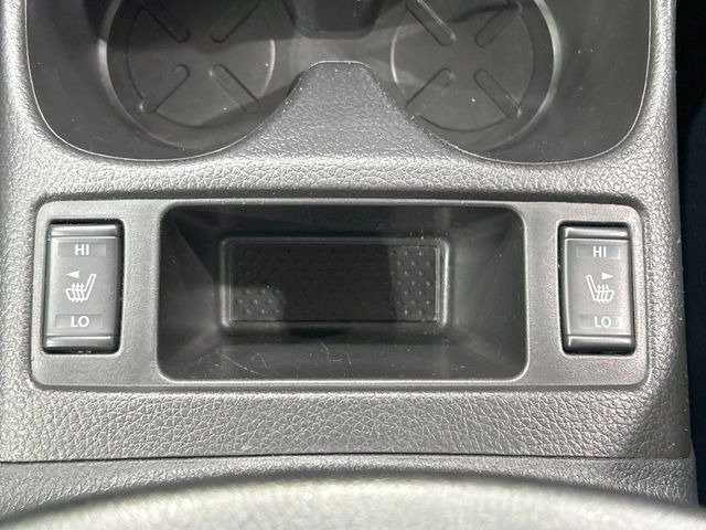 【シートヒーター】寒い日に重宝するシートヒーター!エアコンより早く温まってくれるので寒がりの人も安心ですね♪エアコンの温風は乾燥するから苦手、という方にもをおすすめです。