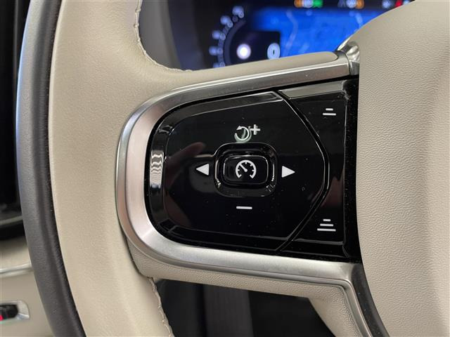 XC60リチャージ アルティメット T6 AWD PHEV 4WD