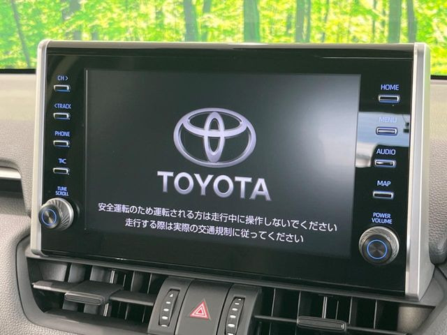 【9インチ ディスプレイオーディオ】大画面ディスプレイへお持ちのスマートフォンと連携して、ナビやbluetoothでの音楽再生が可能です♪デザインはもちろん操作性も良好!別途ナビ機能の取付可能です♪