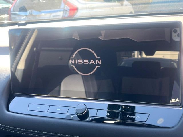 �y12�C���`�����i�r�z�l�C�̏����i�r�𑕔����Ă���܂��B�i�r�̎g���₷���͂������A�I�[�f�B�I�@�\���[��!�L�����v�◷�s�͂������A�ʋ΂┃�����ȂǕ��i�̃h���C�u���y�����Ȃ�͂���