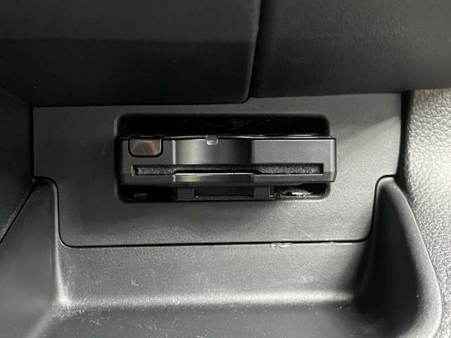【純正ビルトインETC】装備済み☆長距離ドライブの必需品!高速道路の料金所も楽々通過できますね♪