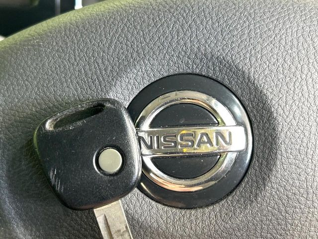 【キーレス】少し離れた場所からでもボタン一つでドアの開錠・施錠ができるのでとっても便利!ドアの鍵穴周りに傷をつけることもありません♪