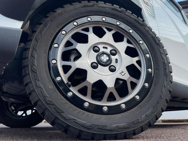 �y15�C���`�A���~�z�C�[���z�O�ςɃ}�b�`�����A���~�z�C�[���𑕒����Ă���܂��B�e��A���~�z�C�[����A�X�^�b�h���X�^�C�����戵�����Ă���܂��B���񂲑��k����������