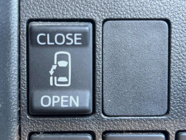 【パワースライドドア】スマートキーや運転席のスイッチでスライドドアの開閉が可能♪電動だから力を入れてドアを開ける必要が無く、小さいお子様でも、重い荷物を持っている時もラクに開け閉めできます♪