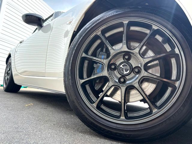 �y�O���[�h��p����18�C���`�A���~�z�C�[���z�l�C��BBS�������A���~�z�C�[���𑕒����Ă���܂��B�e��ЊO�A���~�z�C�[����A�X�^�b�h���X�^�C�����戵�����Ă���܂��B���񂲑��k����������