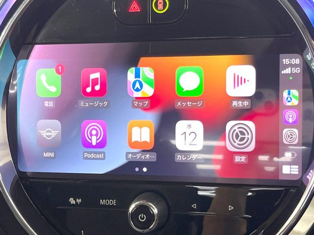 ��Apple Car Play:�X�}�z�Ƃ̗L���ڑ��ŁA�i�r�E�I�[�f�B�I�Đ��ȂǃX�}�z�̃A�v���@�\����ʂł��g����֗��@�\�ł�!