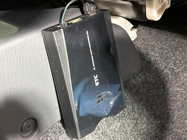 【ETC】高速道路の料金所をストレスなく通過!話題のスポットやサービスエリアに多い「スマートIC」利用時は必須のアイテムです。当店でセットアップを実施、ご納車当日からすぐにご利用いただけます!