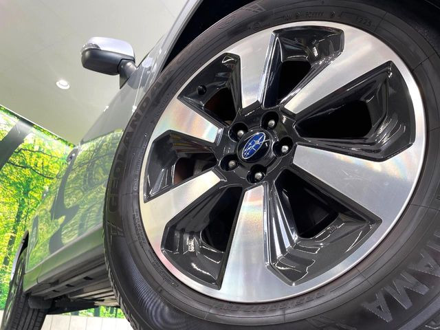 �y����17�C���`�A���~�z�C�[���z�O�ςɃ}�b�`���������A���~�z�C�[���𑕒����Ă���܂��B�e��ЊO�A���~�z�C�[����A�X�^�b�h���X�^�C�����戵�����Ă���܂��B���񂲑��k����������