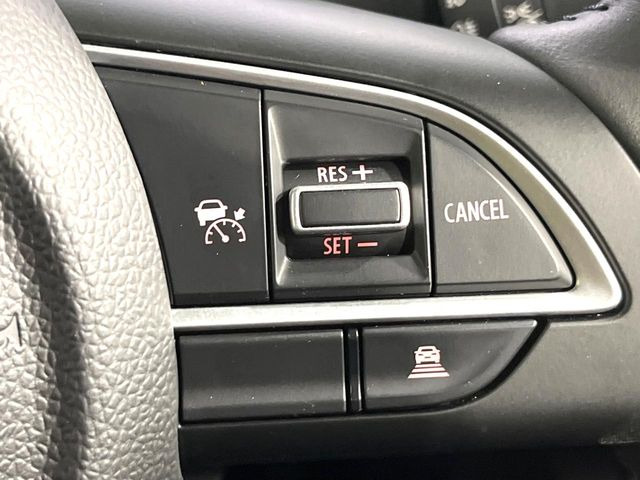 【クルーズコントロール】高速道路もラクラク走行。アクセルを離しても一定速度で走行ができ、長距離運転時の負担を軽減!加速・減速も簡単なスイッチ操作で調整できます。