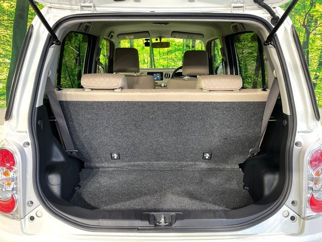 ���i�̂���������ʋ΁A���}���ɏ\���ȉ׎��X�y�[�X���m�ۂ��Ă���܂��B�Z�J���h�V�[�g��|���ƁA�傫�ȉו��̐ύڂ��\�ł���