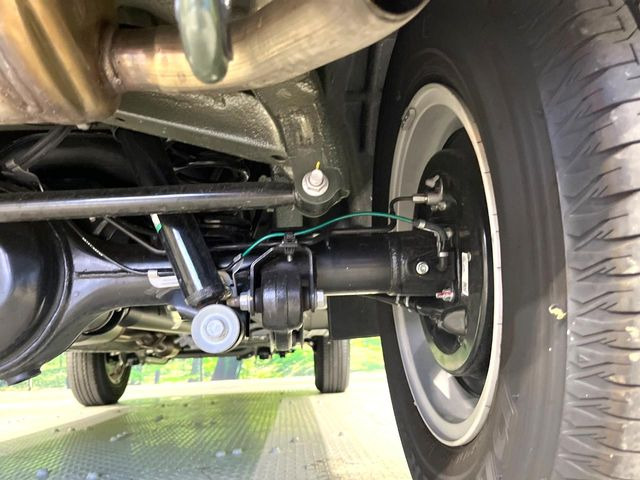 お車を安心してお乗りいただく為には、足回りの定期点検が欠かせません。サービスサポート(有償保証)では無料点検もご提供しており、安心のカーライフをお過ごしいただけるサポート体制が整っています。