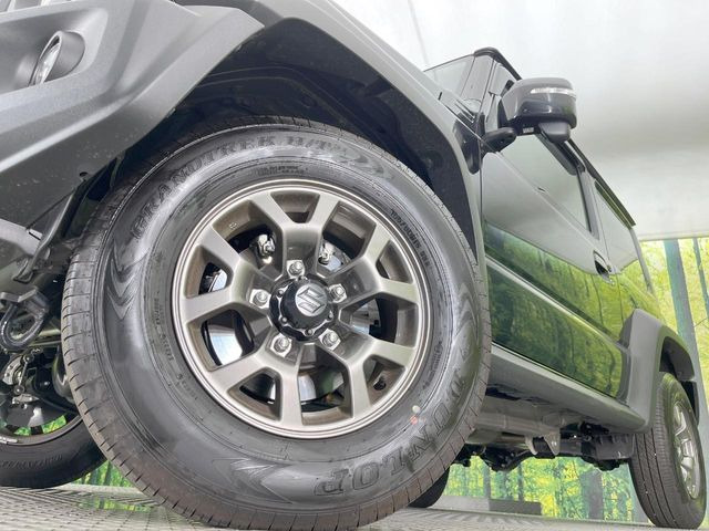 �y�A���~�z�C�[���z�O�ςɃ}�b�`�����A���~�z�C�[���𑕒����Ă���܂��B�e��A���~�z�C�[����A�X�^�b�h���X�^�C�����戵�����Ă���܂��B���񂲑��k����������