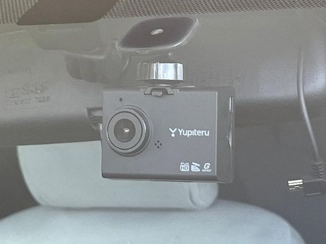 【ドライブレコーダー】ドライブレコーダー装備!走行中はもちろん、あおり運転や事故に遭遇した際、映像で記録し、万一のリスクに備えます。※記録用SDカードはお客様ご自身でご準備いただく必要があります。